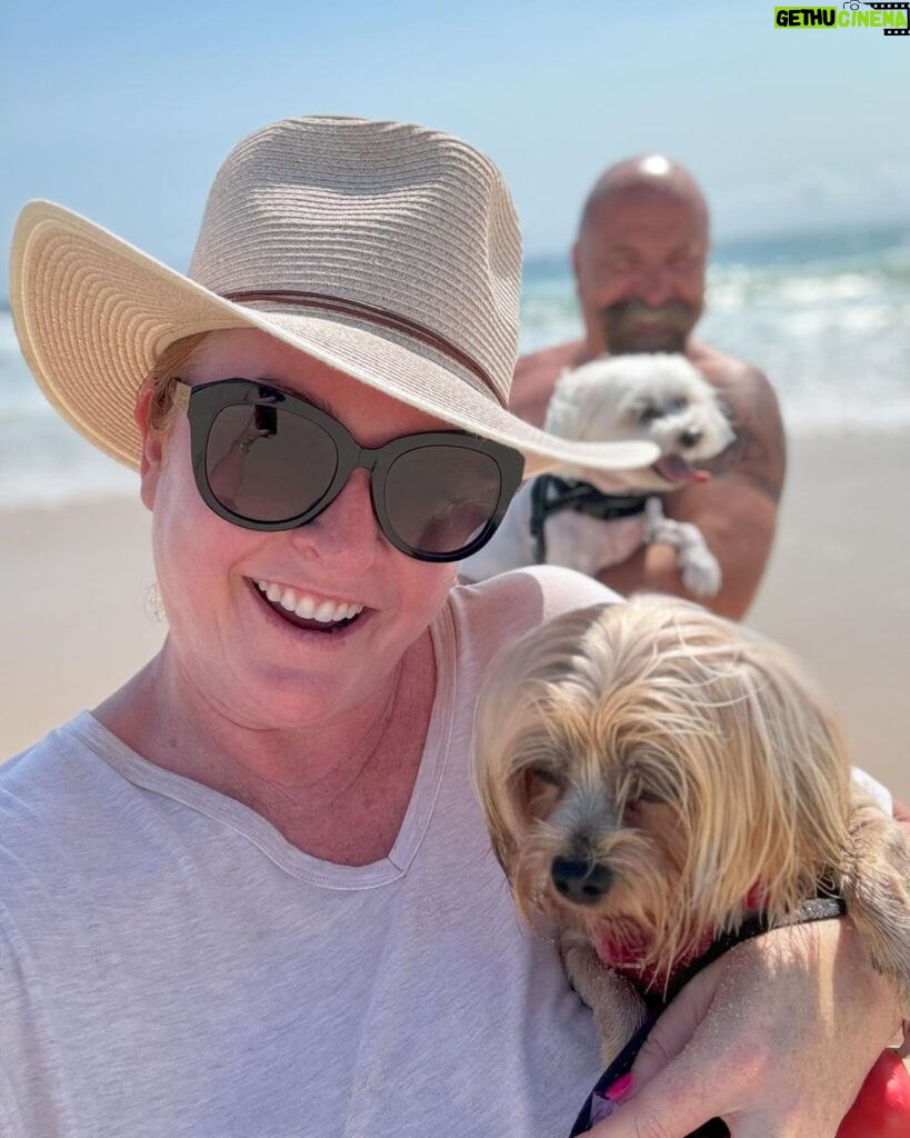 Shelly Horton Instagram - Day three of family morning beach walks. Let’s keep this roll going. Also notice I have on 50+ sunscreen, hat, shirt, sunglasses and still felt like I was burning. Darren was basically nude and just goes brown 🤦‍♀️