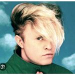 Shelly Horton Instagram - Only this new project would get me out of bed at 6am on a Sunday for filming. But I’m pretty happy with my hair - I finally learned to straighten the ends so I don’t look like a “soccer mom” with a bob that curls under. But is the flip a bit too “Flock of Seagulls”??