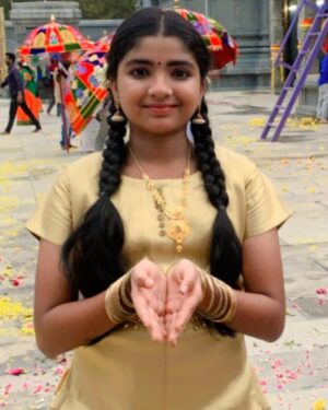 Sherin Thara Instagram - On the way Happy onam to all my families🪔🪔🪔🏵🌹🏵🌹🏵🌹

#babysherin #babymayu #mayu #baakyalakshmi #vijaytelevision #onam #happy #rangoli #flowers #likes #likesforlike #recent4recent #instadaily #instagood #instapost #picoftheday #photography #tradition #positivity #kerala #trending #goodvibes #explore #followforfollowback