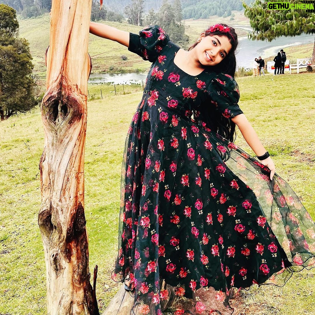 Sherin Thara Instagram - I loved being called a fashion icon 🖤 Gorgeous organza gown customised by my all time favourite designer @minime_by_arjocouture Thank you for this beautiful attire it’s so nice to wear & perfect fit & size & comfort❤️ Kindly check out their page friends for this Diwali & celebrate with your own customised attire✨✨✨ #babysherin #babymayu #mayu #baakyalakshmi #vijaytelevision #instadaily #instagood #instamood #instalike #instafollow #recentforrecent #outfitoftheday #collaboration #explore #instafashion #instapost #influencer #digitalinfluencerkids #kidsfashion #trending #diwali #celebration #celebrity Kodaikanal- Princess of Hills