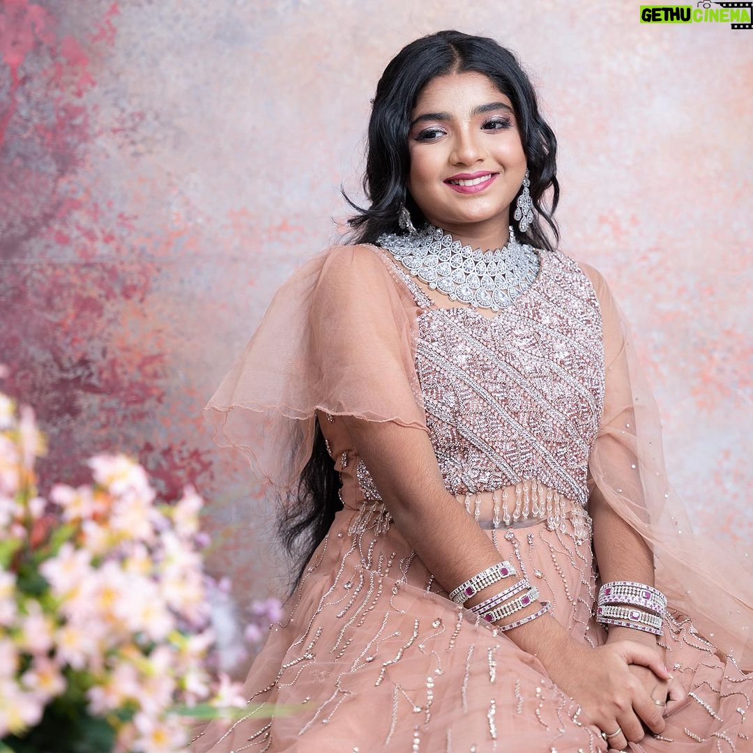 Sherin Thara Instagram - Yes we all shine on,like the moon & the stars & the sun✨ Mua @d_elegance_maker Outfit @lithas_rentals Jewels @nithya_covering 📸@studio1_wedding_photography #babysherin #babymayu #mayu #baakyalakshmi #vijaytelevision #vijaytv #trending #explorepage #explore #trending #trendingnow #instapost #instagram #instalike #instafollow #instadaily #picoftheday #photography