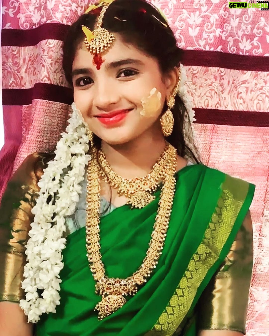 Sherin Thara Instagram - Whatever you are ,be a good one. Good morning❤️🌿 #babysherin #babymayu #mayu #baakiyalakshmi #vijaytelevision #instadaily #instagood #instapost #instagram #insta #trending #explore #explorepage #viral #babyshruthi #mounaraagam #trendingnow #family #vibe #positivevibes #happiness #fun #beauty #traditional