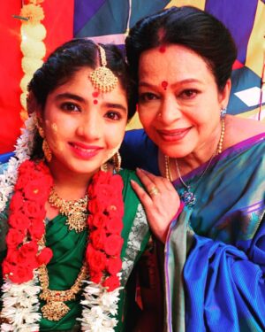 Sherin Thara Instagram - Mayu family function all are welcome to my home❤️🌿 #baakyalakshmi offscreen pics 📸

#babysherin #babymayu #mayu #vijaytelevision #babyshruthi #picoftheday #instadaily #trending #explore #explorepage #photography #photoshoot #shootingday #shootingphoto #instagood #instapost #function #family #fun #love #likes #support #reel #trendingnow