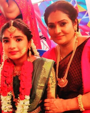 Sherin Thara Instagram - Mayu family function all are welcome to my home❤️🌿 #baakyalakshmi offscreen pics 📸

#babysherin #babymayu #mayu #vijaytelevision #babyshruthi #picoftheday #instadaily #trending #explore #explorepage #photography #photoshoot #shootingday #shootingphoto #instagood #instapost #function #family #fun #love #likes #support #reel #trendingnow