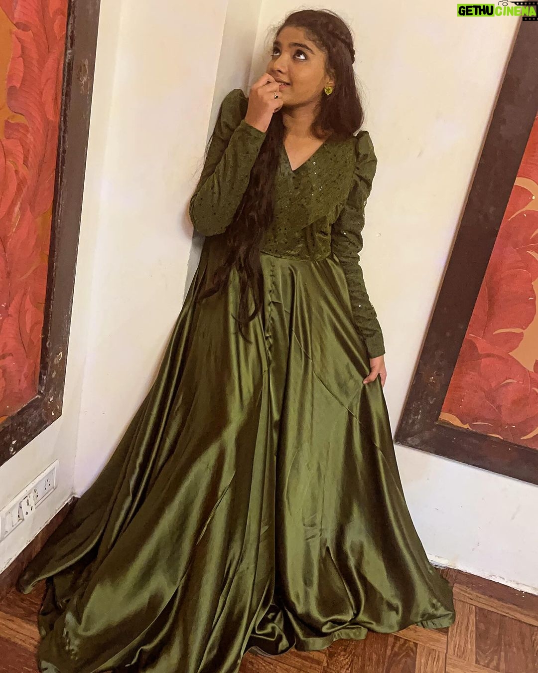 Sherin Thara Instagram - Started off the New year with an award Jan 1 st 2024✨❤️ thank you all thank you for this award from ajantha fine arts team #gratitute thank you guys it s all about from you love u all❤️ Thank you universe❤️ Gorgeous gown customised by my favourite Instagram page @minime_by_arjocouture Thank you sis you have some magic with your hands excellent stitching fits perfectly 👗 Really amazing you did exactly what I asked for thank you .really I am satisfied with my outfit. you made my day✨ Kindly check out their page friends she will do some magic with your own customised unique outfit for your special days @minime_by_arjocouture #babysherin #babymayu #mayu #baakyalakshmi #vijaytelevision #newyear #award #positivity #explore #outfitoftheday #outfit #instapost #janaury2024