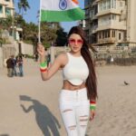 Sherlyn Chopra Instagram – हर एक दिल में हिंदुस्तान है
राष्ट्र के लिए मान-सम्मान है
भारत माँ के बच्चे हैं हम
इस मिट्टी पर हम सब को अभिमान है।

#गणतंत्र_दिवस की हार्दिक शुभकामनाएँ 🔥 #happyrepublicday