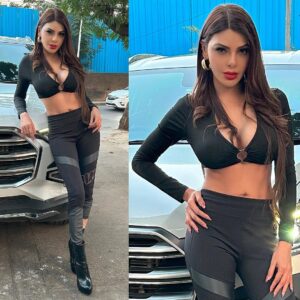 Sherlyn Chopra Instagram - Thankyou for all the #love ❤️❤️❤️
#instagram #family