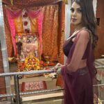 Sherlyn Chopra Instagram - At Salasar Hanuman Mandir for a puja function 🙏🏻 #blessed #gratitude