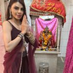 Sherlyn Chopra Instagram - At Salasar Hanuman Mandir for a puja function 🙏🏻 #blessed #gratitude