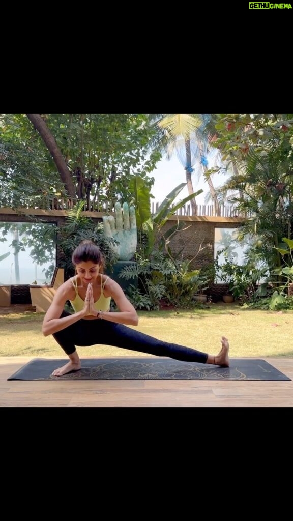 Shilpa Shetty Instagram - Yoga is my ‘go-to’… at home or on a vacation or back from a vacation 😅🙏 So, today’s routine included the Virabhadrasana and Skandasana, which when done together is a great combination exercise. It is beneficial for strengthening the thigh and core muscles. It also improves balance, increases hip & pelvic flexibility, and gives a deep stretch to the groin, hamstrings, & Adductor muscles. It’s also a great exercise that increases one’s flexibility for more challenging asanas. Which is your favourite yoga asana to start the day with? 🧘 @sairajyoga #MondayMotivation #SwasthRahoMasfRaho #SimpleSoulful #FitIndia #FitIndiaMovement #yoga #yogasehihoga
