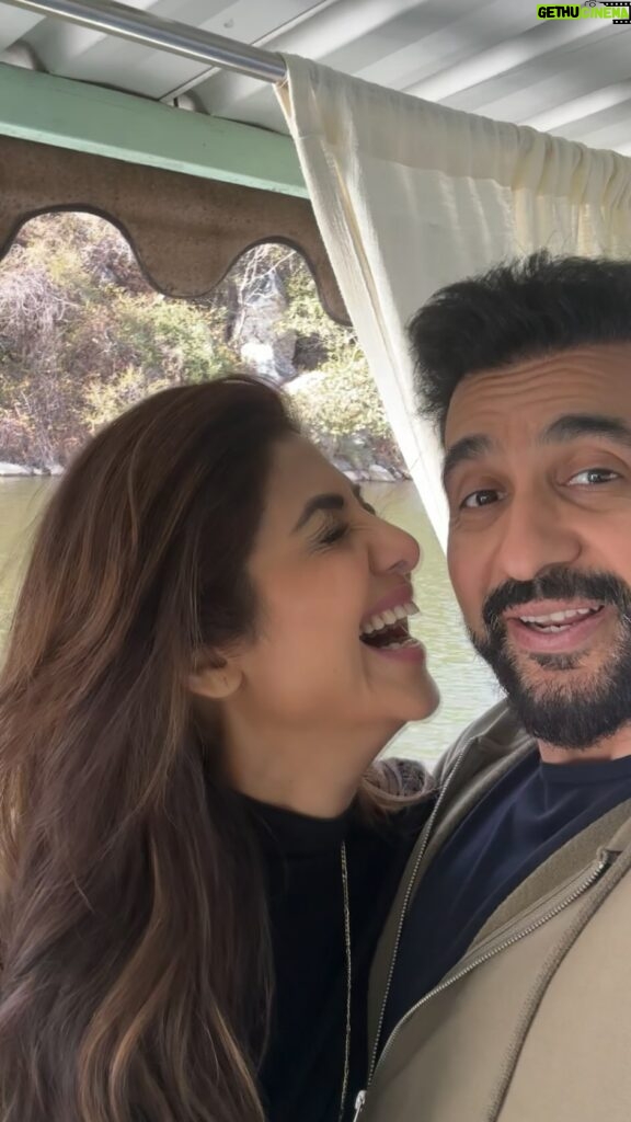 Shilpa Shetty Instagram - Laughing all the way to the bank of memories 😂🤣🤪with this crazy Valentine of mine ♥️😋🤩😉😍 @onlyrajkundra Love you ♥️🧿♥️ Happy Valentines, Instafam ♥️ #myvalentine #hubbylove #gratitude #love #laughs #InstaFam