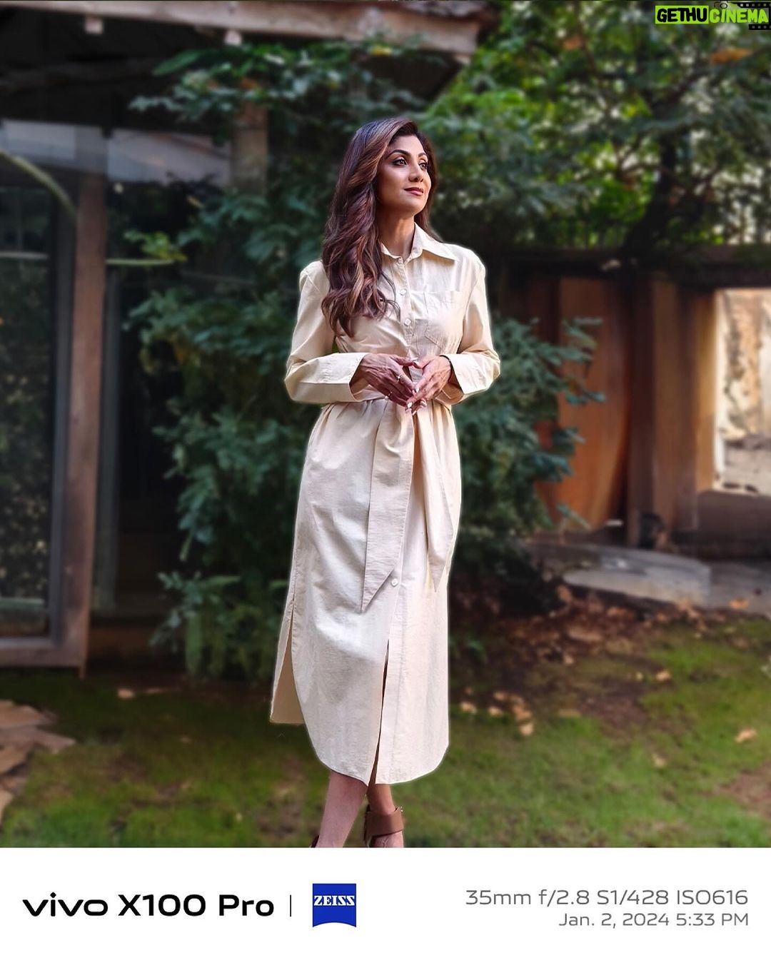 Shilpa Shetty Instagram - The happiness I feel as a mother is incomparable to any other emotion I’ve ever felt. It is overwhelming at times, but that joy always fills me up with gratitude 🙏 So, when @vivo_india asked me to think of a moment of pure joy, THAT was the feeling I wanted my portraits to show. And what better way, than with the vivo X100 Series! The ZEISS Multifocal Portrait Camera is an absolute game-changer. With vivo X100 series, it’s like having a professional camera all the time, all those Multifocal lenses included! vivo X100 series is truly the Next Level of Imaging 🤳 @zeisscameralenses #ad #vivoX100Series #UncoverTheImagination #NextLevelOfImaging #XtremeImagination