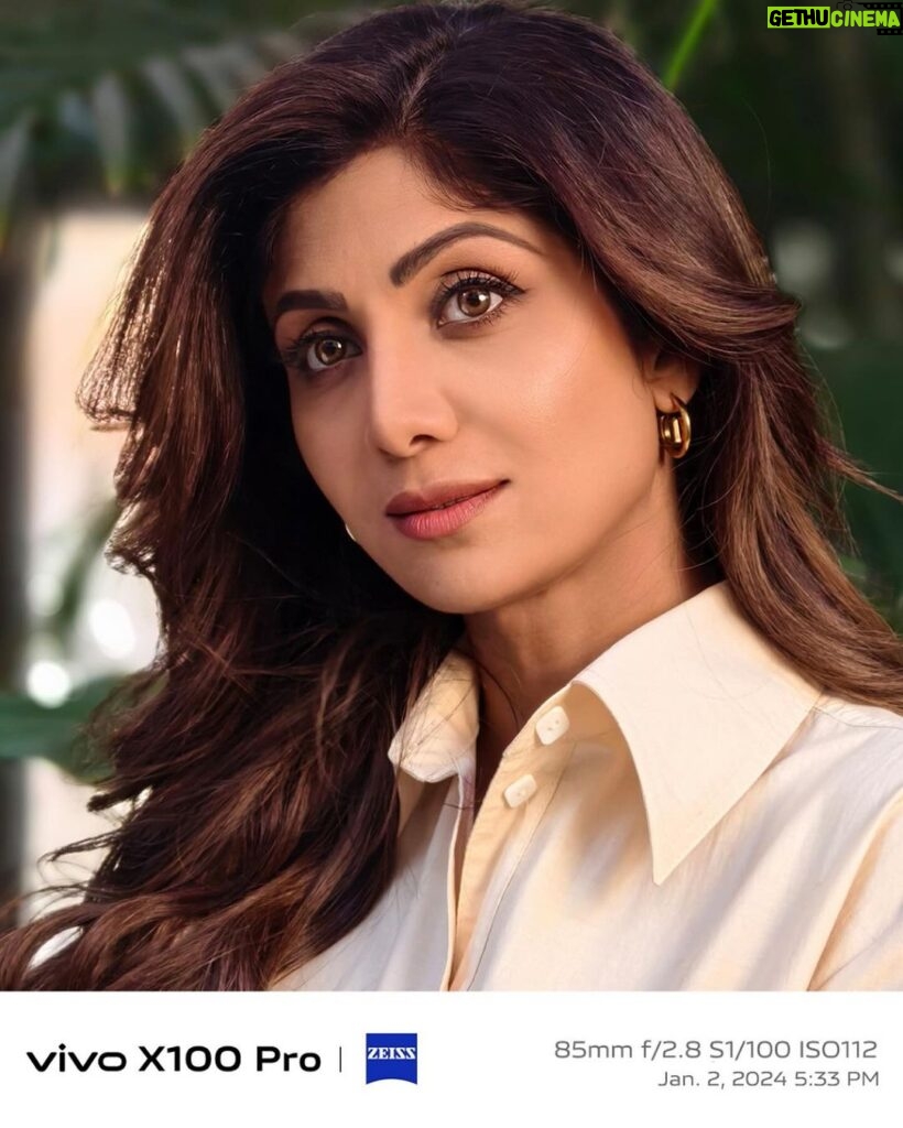 Shilpa Shetty Instagram - The happiness I feel as a mother is incomparable to any other emotion I’ve ever felt. It is overwhelming at times, but that joy always fills me up with gratitude 🙏 So, when @vivo_india asked me to think of a moment of pure joy, THAT was the feeling I wanted my portraits to show. And what better way, than with the vivo X100 Series! The ZEISS Multifocal Portrait Camera is an absolute game-changer. With vivo X100 series, it’s like having a professional camera all the time, all those Multifocal lenses included! vivo X100 series is truly the Next Level of Imaging 🤳 @zeisscameralenses #ad #vivoX100Series #UncoverTheImagination #NextLevelOfImaging #XtremeImagination