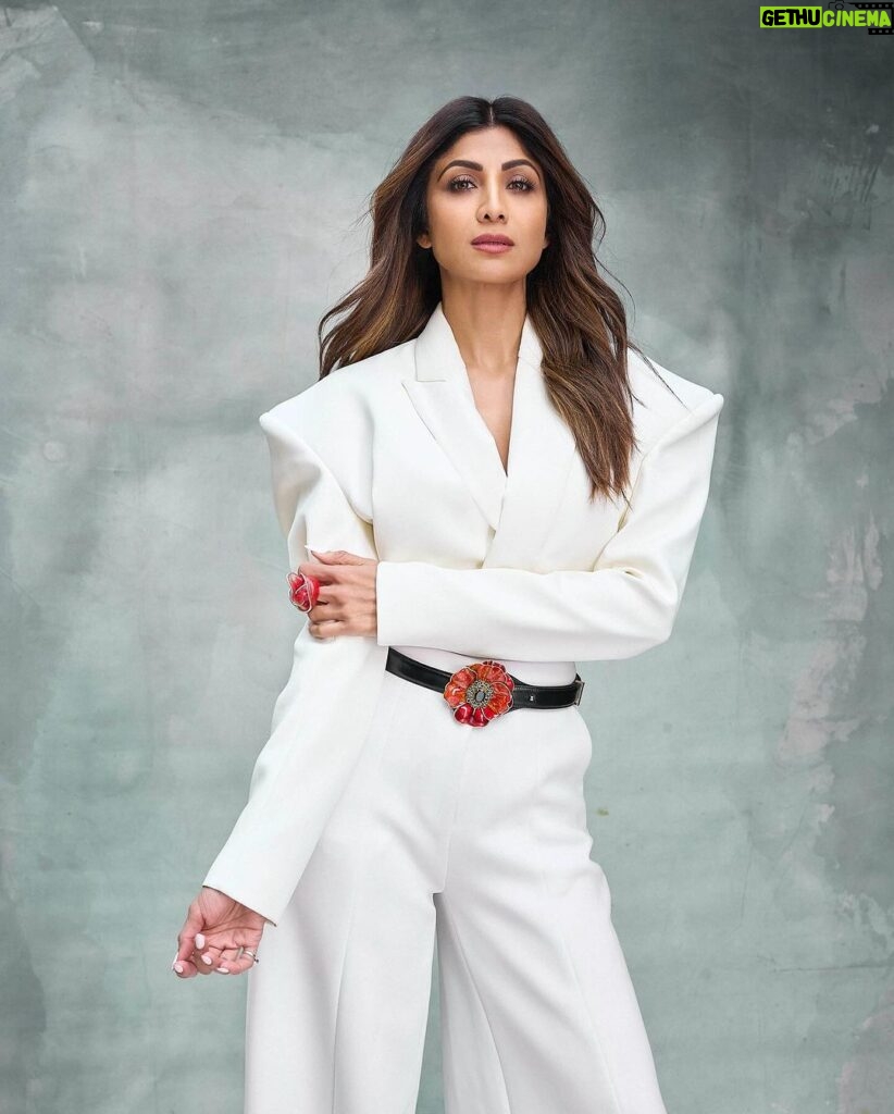 Shilpa Shetty Instagram - Damsel… never in distress 💪💣👮 Day 3, #IndianPoliceForceOnPrime promotions ♥️ @primevideoin #Ootd #LookOfTheDay #fashion #style #glamour