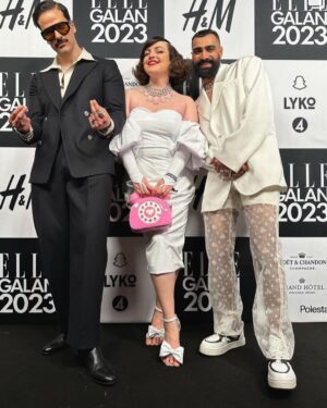 Shima Niavarani Instagram - 💝🫶🏼 fashion friends epic realness. 

TEAM PUNK ROCKER keeps giving: 

Design: @tovebernerwik 
Hår: @peterhagelstam @bjornaxen 
Smink: @lindahallberg 
Naglar: @fridaselkirk