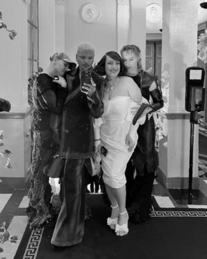 Shima Niavarani Instagram - 💝🫶🏼 fashion friends epic realness. 

TEAM PUNK ROCKER keeps giving: 

Design: @tovebernerwik 
Hår: @peterhagelstam @bjornaxen 
Smink: @lindahallberg 
Naglar: @fridaselkirk