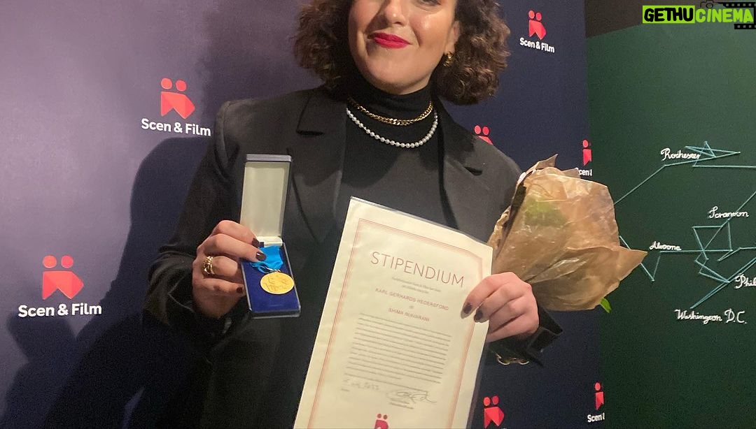Shima Niavarani Instagram - Okeeeej heeej 2024, hej från mig med