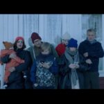 Shima Niavarani Instagram - Vi dyker upp den här julen också ♥️ På TV4 förstås. Hoppas ni alla haft en strålande eller gravt dysfunktionell jul, båda varianter är trots allt rimliga (jag vet inte hur man önskar god jul, ville bara lägga upp den här bilden).