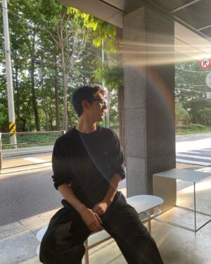 Shin Yong-seok Instagram - 광합성