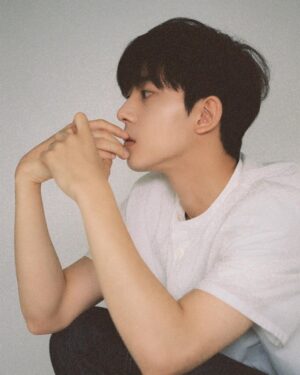 Shin Yong-seok Instagram - 