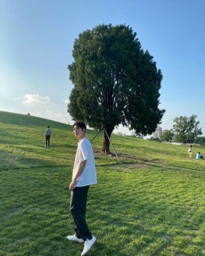 Shin Yong-seok Instagram - 🌳