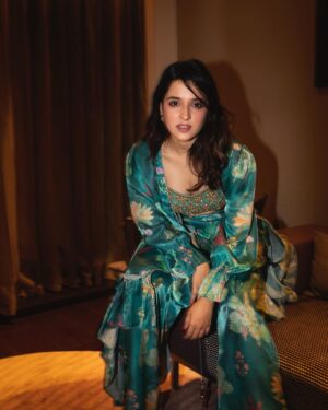 Shirley Setia Instagram - 🪄🪄

Styled by @akankshakawediastyle
Outfit @riddhima_kollare
Jewellery @sangeetaboochra 
Photographer @riturajdharwadkar