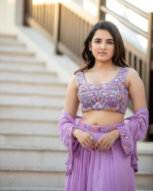 Shirley Setia Instagram - Lavender lovinnn 💜

Styled by @akankshakawediastyle
Outfit by @richajaisinghanilabel
Jewels by @kyzaindia 
Photography by @manaskhuman