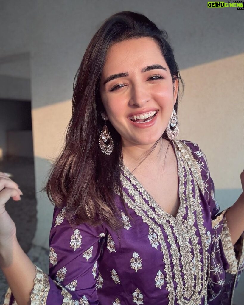 Shirley Setia Instagram - Happpy Diwaliii everyoneeee!! May this Diwali bring a lottt of lighttt and lovee in all your lives 💙💜 Outfit: @shopmulmul