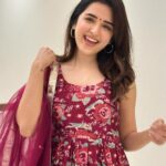 Shirley Setia Instagram - Wishing you all an abundance of good health, wealth and happiness!! Happy Dhanteras ❤️ Brows by: @browsbysuman Outfit: @aachho Styled by: @kareenparwani Delhi, India