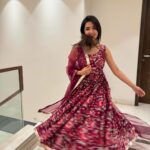 Shirley Setia Instagram - Wishing you all an abundance of good health, wealth and happiness!! Happy Dhanteras ❤️ Brows by: @browsbysuman Outfit: @aachho Styled by: @kareenparwani Delhi, India