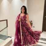 Shirley Setia Instagram - Wishing you all an abundance of good health, wealth and happiness!! Happy Dhanteras ❤️ Brows by: @browsbysuman Outfit: @aachho Styled by: @kareenparwani Delhi, India