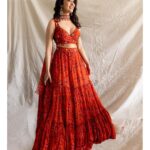 Shirley Setia Instagram - Just looking like a wow 👻❤️ Photos by @devsphotographyofficial Styled by @akankshakawediastyle Outfit by @silkybindraofficial Jewellery by @sangeetaboochra Makeup by @blendingiscardio Hair by @the_art_case_byfarah