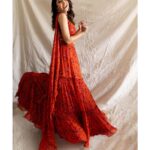 Shirley Setia Instagram - Just looking like a wow 👻❤️ Photos by @devsphotographyofficial Styled by @akankshakawediastyle Outfit by @silkybindraofficial Jewellery by @sangeetaboochra Makeup by @blendingiscardio Hair by @the_art_case_byfarah
