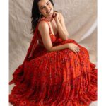 Shirley Setia Instagram - Just looking like a wow 👻❤️ Photos by @devsphotographyofficial Styled by @akankshakawediastyle Outfit by @silkybindraofficial Jewellery by @sangeetaboochra Makeup by @blendingiscardio Hair by @the_art_case_byfarah