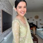 Shirley Setia Instagram - 🕊️🕊️💚💚 Outfit by @shopmulmul