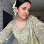 Shirley Setia Instagram - 🕊️🕊️💚💚 Outfit by @shopmulmul