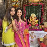 Shirley Setia Instagram - Happy #GaneshChaturthi to all 🤗🌷 Also met this cutie after a long timee!! What a beautiful day to have met you and your family 💖 @ankitaabajaj Styled by : @kareenparwani Wearing : @aachho #ganpatibappamorya 🙏🏻🩷