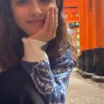 Shirley Setia Instagram - Just tourist thingsss 😅🤭 Kya aise aapke saath bhi hua hai? #shirleysetia #shirleytravels #trending #reelitfeelit