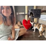 Shirley Setia Instagram - Birthday kuch aisa rahaaa tha iss baar. Thank youuu for all your wishes and love!! Can never thank you all enough for being a part of my life. 🤗🤗♥️♥️ Soooo so excited for the next few months ahead 🩵🎵🎧 aaap sab ho na mere saath? ☺️🤗