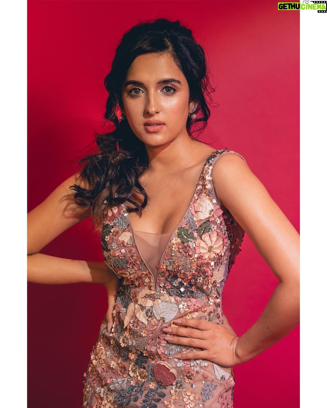 Shirley Setia Instagram - Thank you @iwmbuzz for honouring me as “Youth Sensation of the Year” ❤️🔥 Outfit- @sahilkochharofficial Earrings-@mkjewels_india Jewellery Pr:- @vblitzcommunications Rings- @karishma.joolry Shoes- @stevemadden Styled by- @anishagandhi3 @rochelledsa Make up and Hair- @juveria_k Assisted by @tapsi_makeup Photographer- @devsphotographyofficial