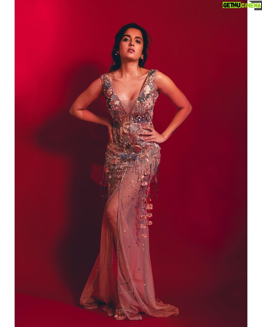 Shirley Setia Instagram - Thank you @iwmbuzz for honouring me as “Youth Sensation of the Year” ❤️🔥 Outfit- @sahilkochharofficial Earrings-@mkjewels_india Jewellery Pr:- @vblitzcommunications Rings- @karishma.joolry Shoes- @stevemadden Styled by- @anishagandhi3 @rochelledsa Make up and Hair- @juveria_k Assisted by @tapsi_makeup Photographer- @devsphotographyofficial