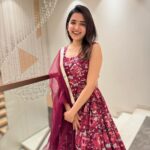 Shirley Setia Instagram - Wishing you all an abundance of good health, wealth and happiness!! Happy Dhanteras ❤️ Brows by: @browsbysuman Outfit: @aachho Styled by: @kareenparwani Delhi, India