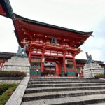 Shirley Setia Instagram - Rainy day but still… how beautiful is this Shrine 🥹🙏🏻❤️ #fushimiinari #shirleytravels #kyoto #japan #travel #shirleysetia Fushimi Inari Shrine