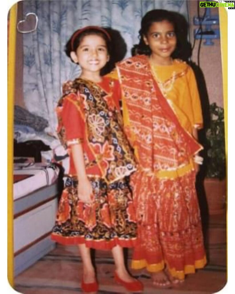 Shirley Setia Instagram - Happy Navratri & Happy Ashtami everyone ❤ Here’s a throwback to when my love for garba, dance and music began! With my lovelyy @mannbhargavi 🥰