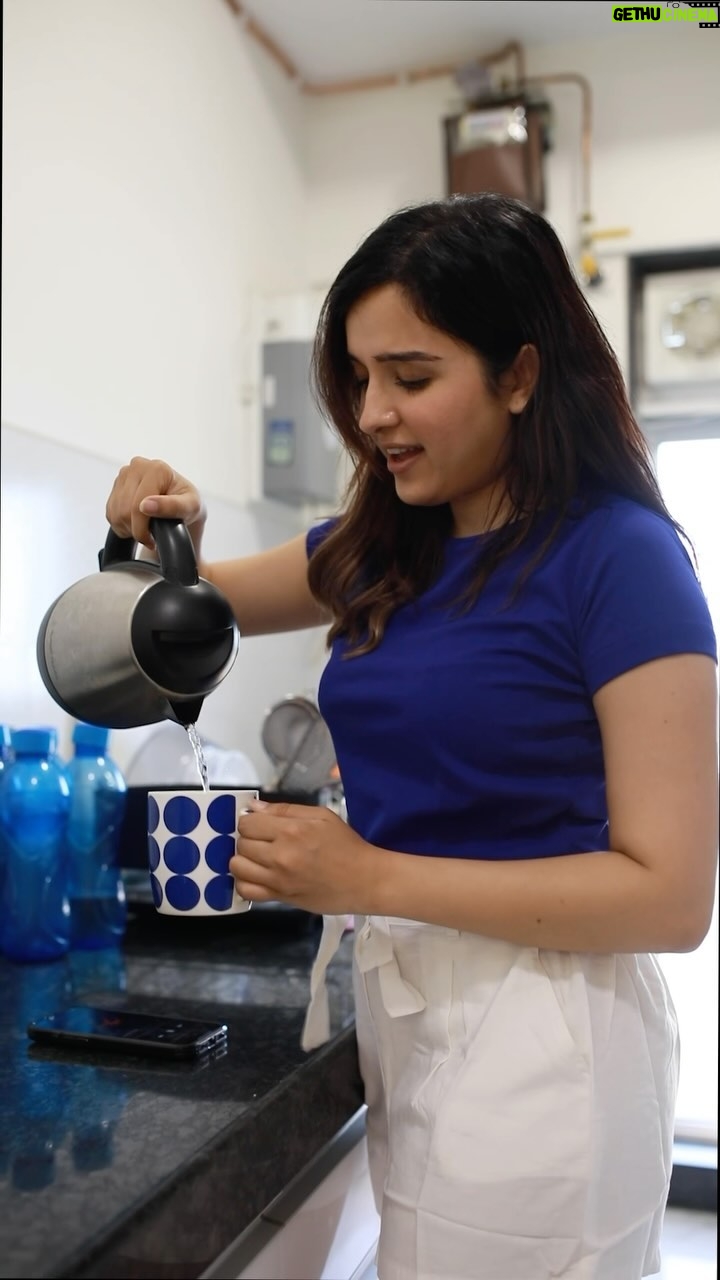 Shirley Setia Instagram - Heyy everyone! Thought I’ll share my lil morning routine with you guys today 🩵 Found a super fun way to brush my teeth with the Oral B i08 electric smart tooth brush @oralbindia 🪥 It has an advanced oscillating-rotating-pulsating technology for superior plaque removal. The seamless smartphone connectivity via the Oral-B app lets me masterfully monitor modes, pressure, and duration. To top it all, AI position detection ensures thorough coverage for a complete clean. #AD #oral #oralbindia #dentalhealth #eletrictoothbrush #shirleysetia