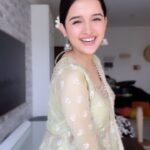 Shirley Setia Instagram - Getting ready for the garba season 😻💚 #trendingreels #trending #shirleysetia #reelitfeelit
