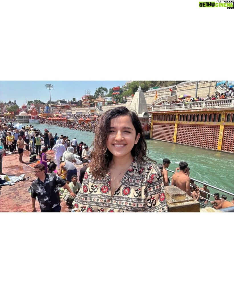 Shirley Setia Instagram - Visited the beautiful Haridwar today, on this beautiful day of #Baisakhi. Wow Ganga ji is so beautiful , and it felt so pure to step in and get blessings. Such a blessed day. May our lives be as pure and colourful always. Wishing you all a very happy Baisakhi. 💞 #shirleysetia #shirleytravels #haridwar #harharmahadev #india