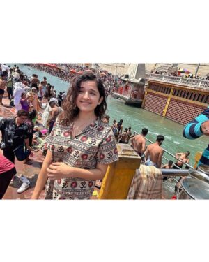 Shirley Setia Instagram - Visited the beautiful Haridwar today, on this beautiful day of #Baisakhi. Wow Ganga ji is so beautiful , and it felt so pure to step in and get blessings. Such a blessed day.

May our lives be as pure and colourful always. Wishing you all a very happy Baisakhi. 💞

#shirleysetia #shirleytravels #haridwar #harharmahadev #india