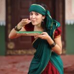Shirley Setia Instagram – The sheer joy of eating biryani ❤️

#biryani #biryanilovers #shirleysetia