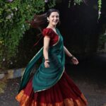 Shirley Setia Instagram – Happy Ugadi, Gudi Padwa and Chaitra Navratri everyone! May the festivities bring so much of prosperity, happiness and success for all of us 🤍

📸: @venkat_photography_hyd 
👗: @naveentummapudi_official & @sravanthidhontha
💇🏻‍♀️ : @hair_by_masthan
💄 : @madhuyedavalli
📌: @picturesqnext 

#shirleysetia